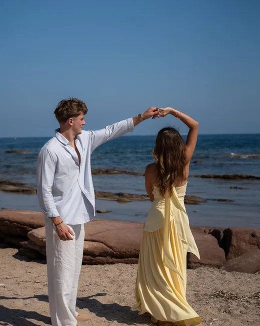 Danse improvisée sur la plage